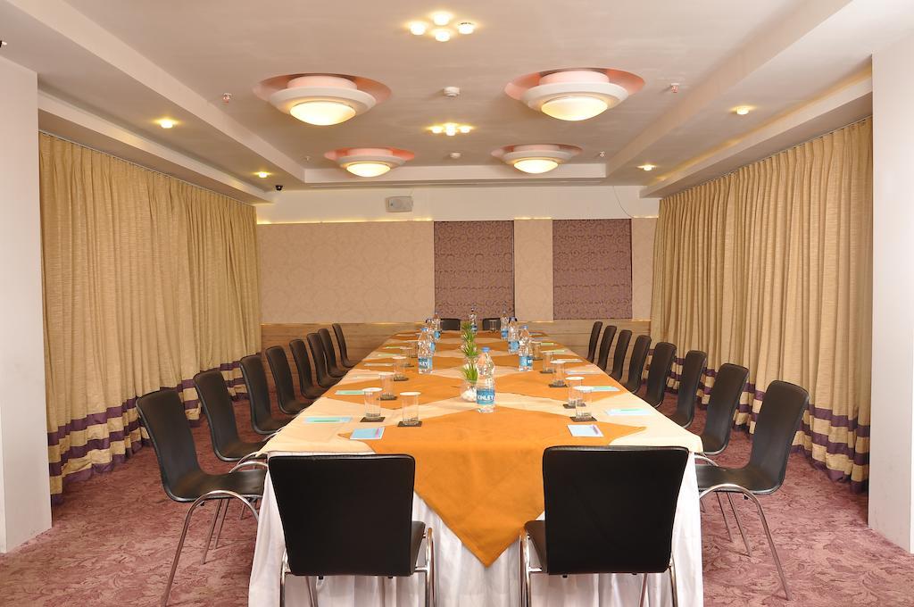 Hotel Niharika Kalkutta Kültér fotó