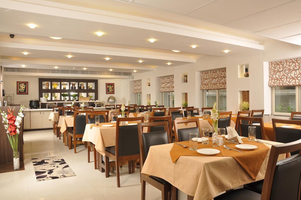Hotel Niharika Kalkutta Kültér fotó