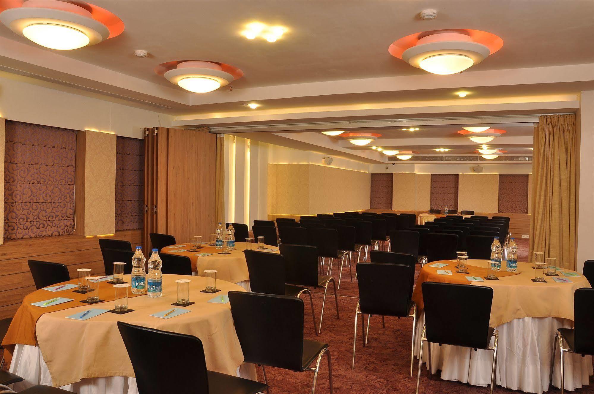 Hotel Niharika Kalkutta Kültér fotó